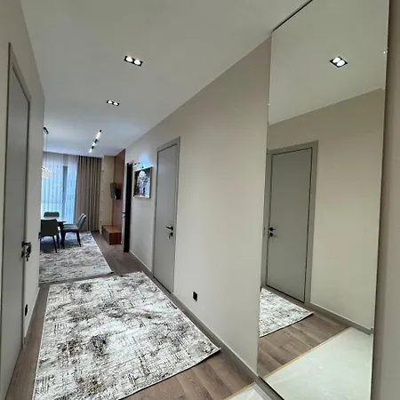 Warm On Mileticova Street Appartement *