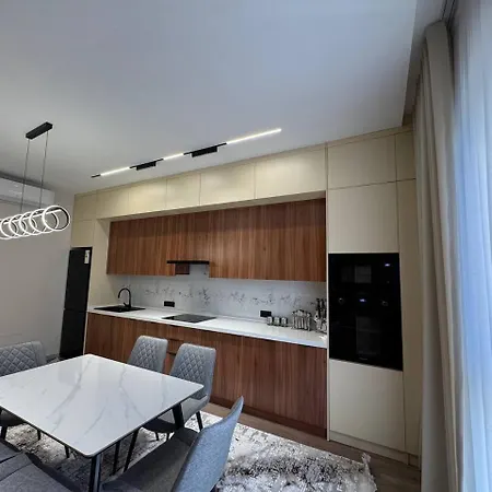 Warm On Mileticova Street Apartment *