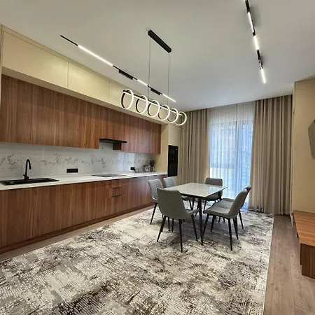 Warm On Mileticova Street Apartment